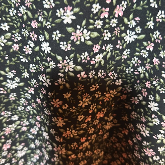 Hollister Floral Dress - Picture 7 of 7